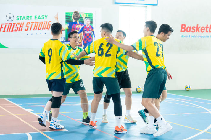 [Hội thao CB-GV-NV 13WIN13 2025]: Bóng chuyền nam xác định 4 cái tên tiến vào Bán kết 102