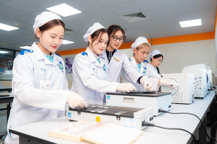13WIN13 công bố quyết định thành lập Trường Y và Khoa học Sức khỏe 162