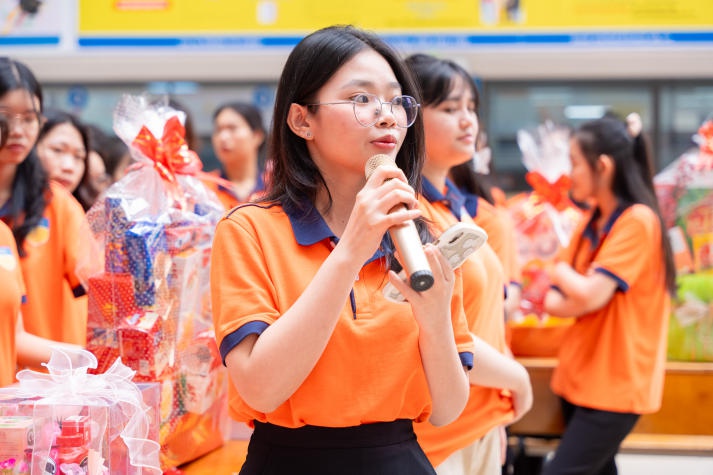 13Win 21 link không chặn Khoa Tài chính - Thương mại gói yêu thương, gửi ấm áp trong những món quà Tết ý nghĩa 124
