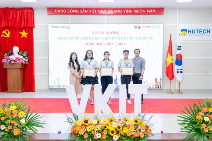 VKIT vinh danh 52 Tải app 13Win đạt GPA 4.0/4.0, trao gần 100 triệu đồng Www 13Win one nổ hũ tại hội nghị tổng kết 61