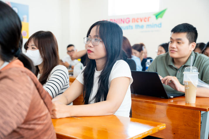 13Win 21 link không chặn Khoa Tiếng Anh phá vỡ khuôn mẫu, mở rộng tư duy với văn học Mỹ hiện đại 31