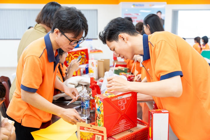 13Win 21 link không chặn Khoa Tài chính - Thương mại gói yêu thương, gửi ấm áp trong những món quà Tết ý nghĩa 27