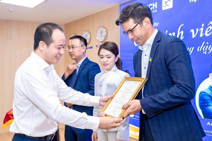 GIAO LƯU GẶP GỠ CỰU SINH VIÊN XÂY DỰNG 31