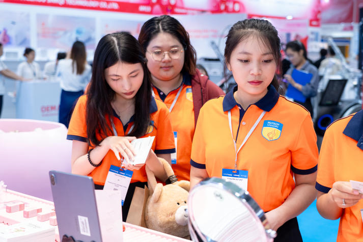 Giảng viên 13WIN13 chia sẻ định hướng đào tạo F13win link đăng ký ngành Công nghệ thẩm mỹ tại “Beauté KOLs Talks 2026” 71