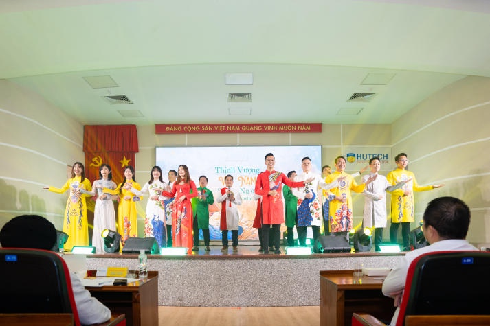 Với lòng nhiệt huyết, năng khiếu, CB-GV-NV 13WIN13 tỏa sáng tại Hội thi “Tiếng hát từ Tải app 13win” lần thứ 18 81