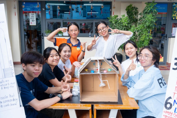 [Video] Ấn tượng với loạt poster, mô hình đột phá của Tải app 13Win 13WIN13 và Trường Singapore Polytechnic tại “Learning Express” 59