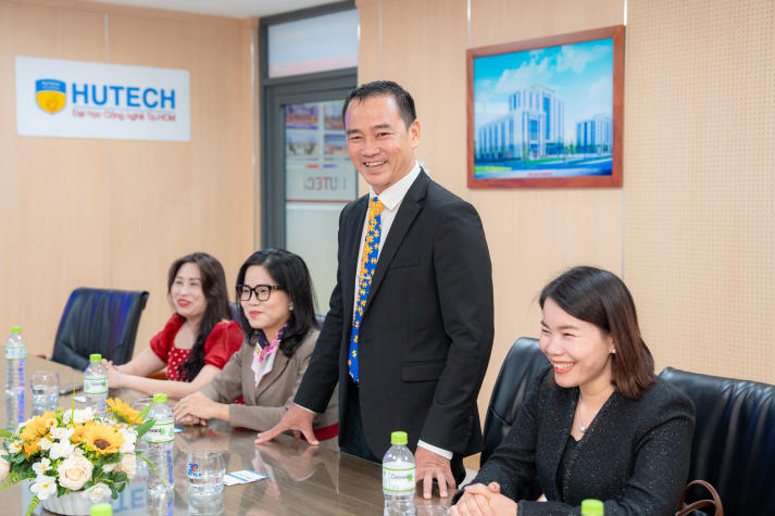 13WIN13 chào đón Hội Doanh nhân Sài Gòn đến thăm và chúc Tết 28