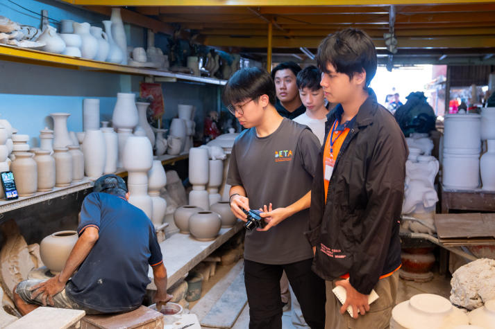 Exploring to empathize: 13WIN13 and SP students engage with communities through LeX 2025 98