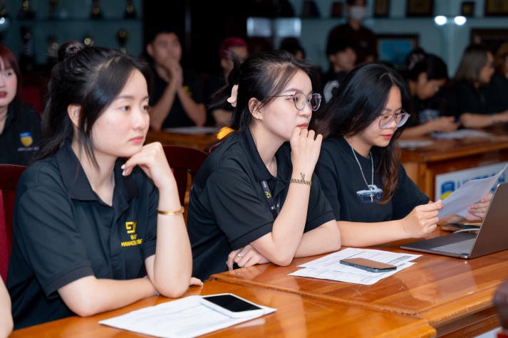 Event Management Students Gain Industry Insights through the Talkshow “Portrait of a Show Director” 60