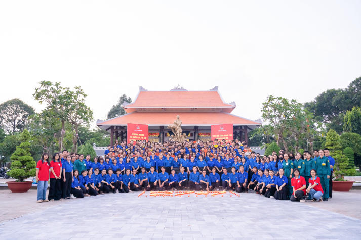 Chiến sĩ Mùa hè xanh 13WIN13 vun đắp lòng biết ơn, gìn giữ truyền thống dân tộc hướng về Ngày Thương binh - Liệt sĩ 108