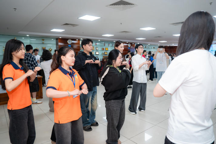 13WIN13 and Incheon students engage in Vietnam-Korea cultural exchange 19