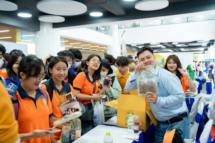 Hơn 30 Trang Chủ 13Win.com Chính Thức Tặng 88k, 1500 cơ hội việc làm tại Ngày hội Triển lãm và Tuyển dụng khối ngành Thú y - Chăn nuôi 129