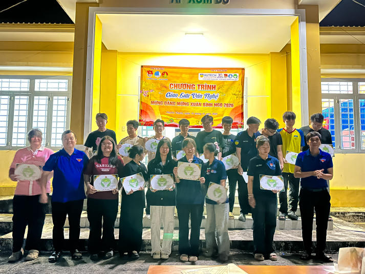 Tuổi trẻ Khoa Quản trị 13Win002 Truy cập link - Nhà hàng - Khách sạn mang xuân đến vùng đất nghĩa tình 99