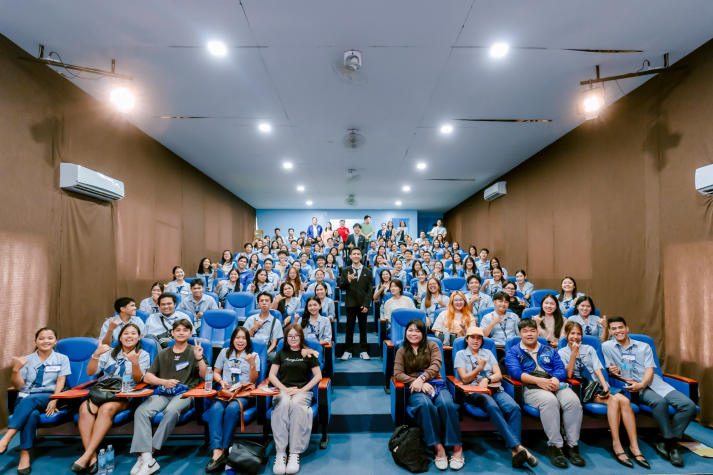 13WIN13 Marketing and International Business students explore culture and knowledge in the Philippines 103