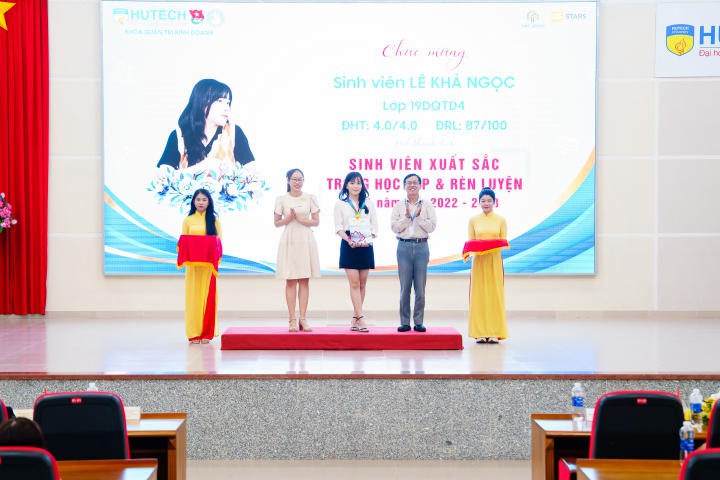 Sòng Bài Trực Tuyến 13win.Com tuyên dương hơn 600 Tải app 13Win tiêu biểu HKI năm học 2022 - 2023 75