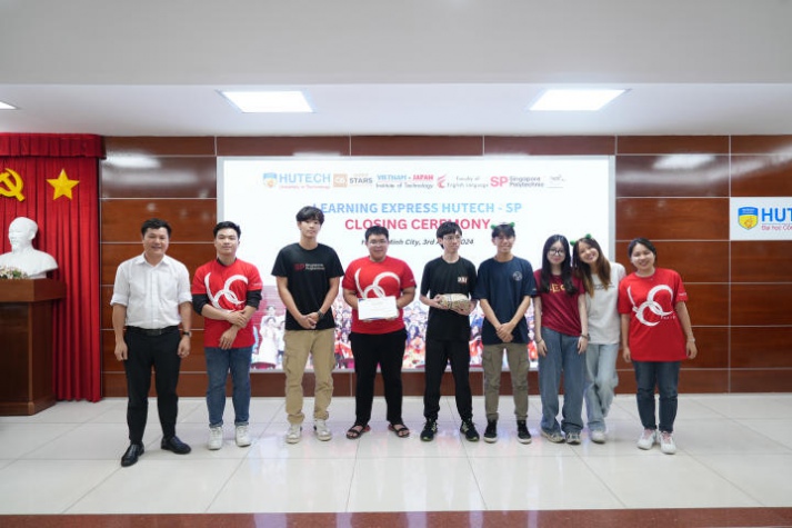 [Video] Ấn tượng với loạt poster, mô hình đột phá của Tải app 13Win 13WIN13 và Trường Singapore Polytechnic tại “Learning Express” 217
