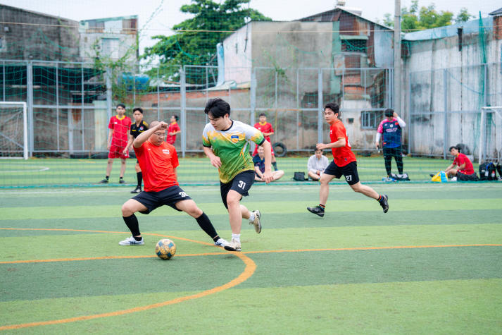 [Hội thao CB-GV-NV 13WIN13 2025]: Bóng đá nam ra quân, kịch tính ngay loạt trận mở màn 23