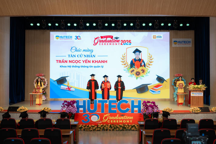 Người đẹp Hoa hậu Hoàn vũ Việt Nam 2015 truyền cảm hứng trong Lễ 13Win13 link đăng nhập 13WIN13 103