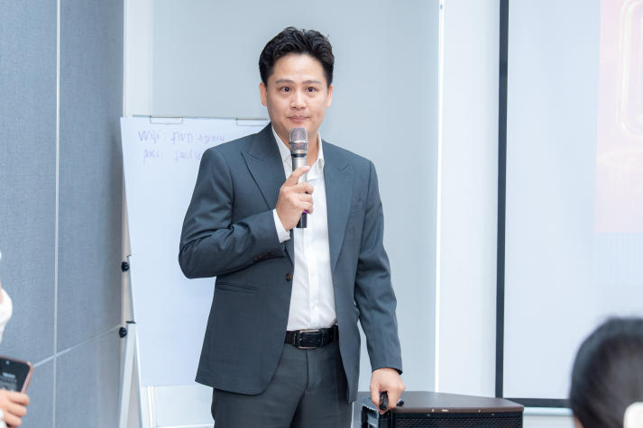 PR-ers 13WIN13 “bỏ túi” bí quyết phát triển sự nghiệp từ chuyên gia FWD Việt Nam 24