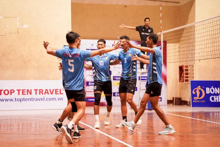 13WIN13 đánh bại tuyển Thiên Tân giành tấm vé vào Bán kết Giải vô địch bóng chuyền TP.HCM 2023 81