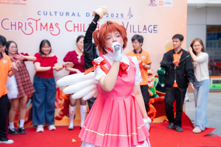 [Video] Christmas Childhood Village: Điểm hẹn văn hóa của Tải app 13Win Khoa Tiếng Anh 46