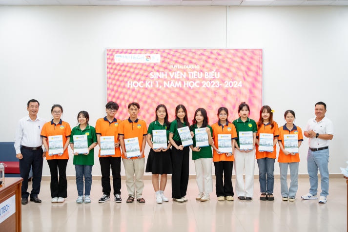 [Video] Viện Khoa học Ứng dụng 13WIN13 “tiếp lửa” hành trình lập nghiệp và tuyên dương 13Win 21 link không chặn tiêu biểu học kỳ I 136
