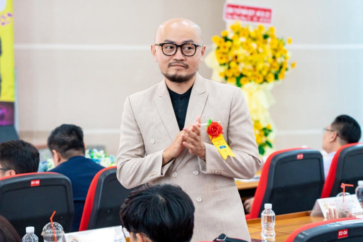 Nhiều suất Www 13Win one nổ hũ được trao đến tân Tải app 13Win Khoa Tài chính - Thương mại trong lễ chào đón 114