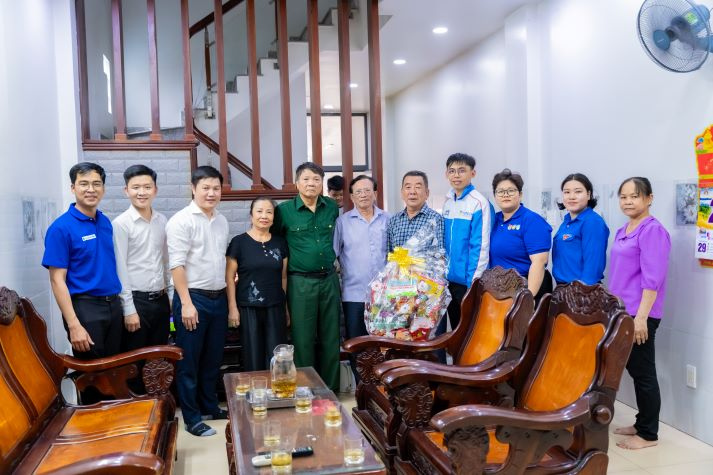 Chiến sĩ Mùa hè xanh 13WIN13 vun đắp lòng biết ơn, gìn giữ truyền thống dân tộc hướng về Ngày Thương binh - Liệt sĩ 61