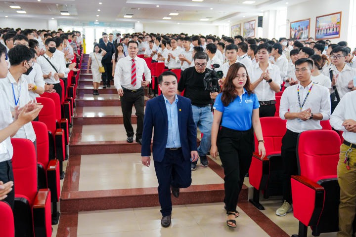 Sôi nổi 13WIN13 TECHSHOW 2023: Hơn 300 đồ án, 3.500 đầu việc và nhiều suất Www 13Win one nổ hũ giá trị 16