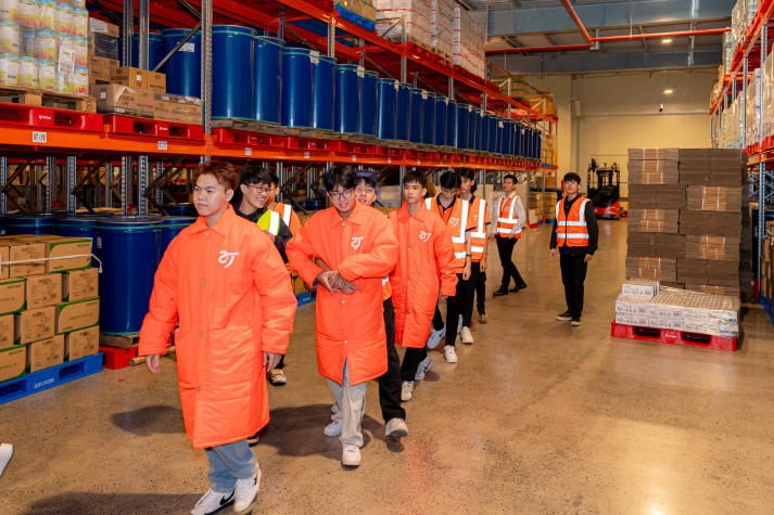 13Win 21 link không chặn Logistics Viện Đào tạo Quốc tế trải nghiệm 13Win 21 kênh chính thức thực tế tại Công ty Kho lạnh AJ Total Việt Nam 61
