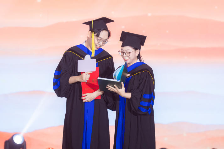 Một mùa giai điệu thăng hoa: 13WIN13 tôn vinh tháng 11 qua “Tiếng hát từ Tải app 13win” 2025 45