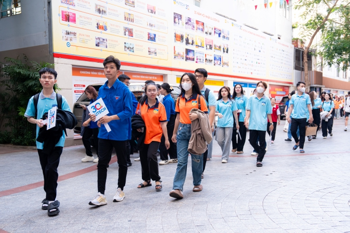 Sắc màu Khoa học 13Wim app nổ hũ mượt mà bùng nổ tại 13WIN13’s Health Festival 2025 76