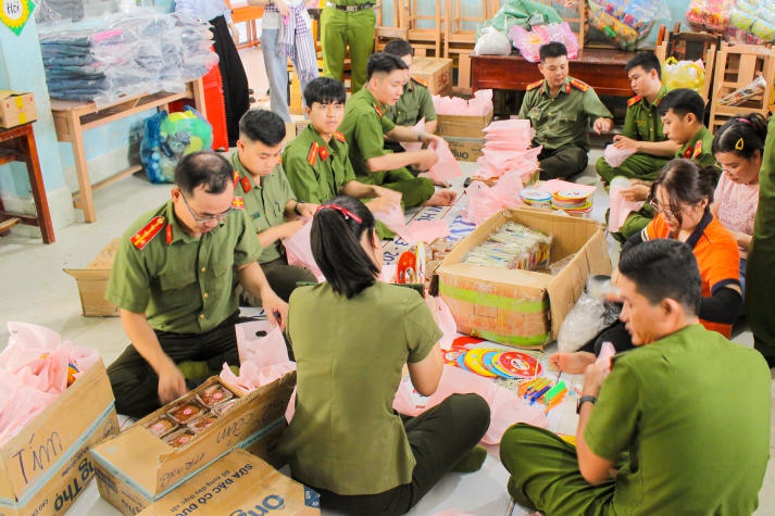 Hành trình Về nguồn đầy ý nghĩa của Chi bộ 17 và CLB Akiko 13WIN13 101