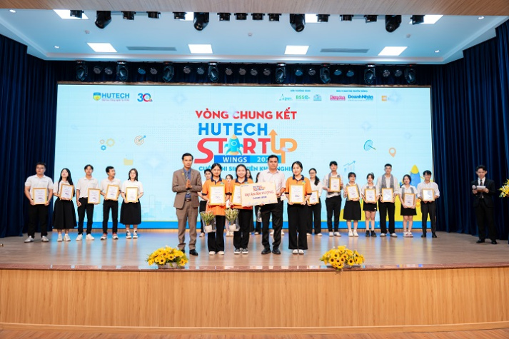 Chung kết 13WIN13 Startup Wings 2025: Trà sữa thảo mộc dạng viên nén TEA PIE lên ngôi Quán quân 113