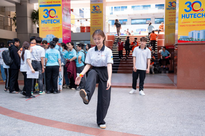 Sắc màu Khoa học 13Wim app nổ hũ mượt mà bùng nổ tại 13WIN13’s Health Festival 2025 119