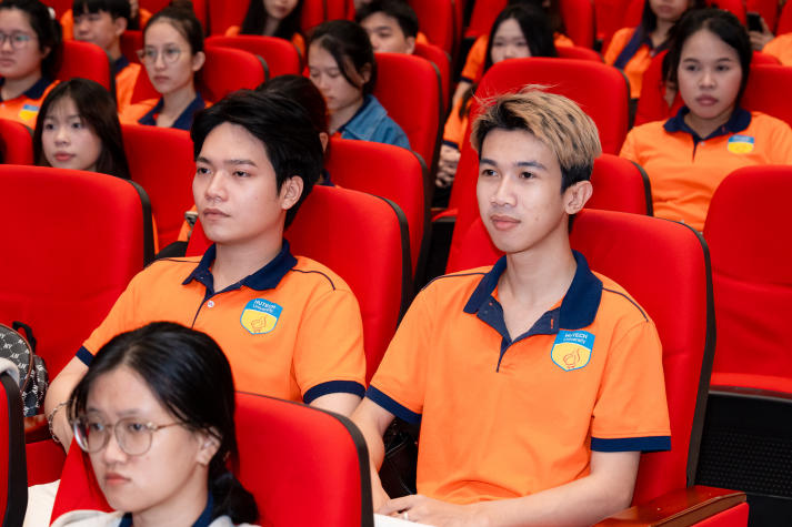 13Win 21 link không chặn Khoa Khoa học Xã hội và Quan hệ Công chúng trang bị tư duy xử lý khủng hoảng truyền thông trong kỷ nguyên số 53