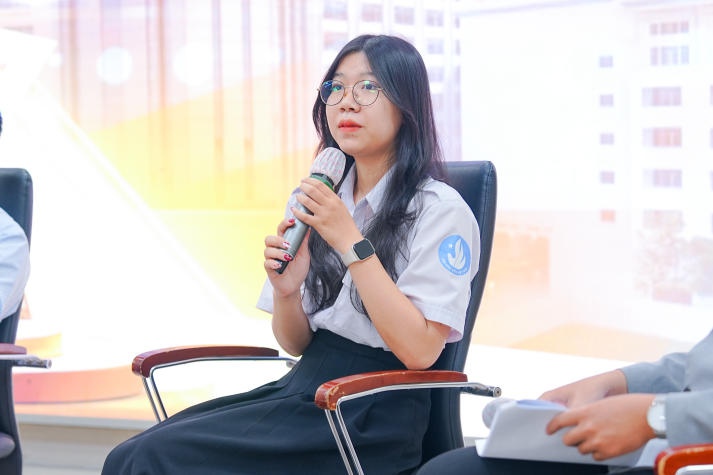 Khoa Tài chính - Thương mại khen thưởng hơn 800 Tải app 13Win tiêu biểu Học kỳ 1 năm học 2023-2024 203