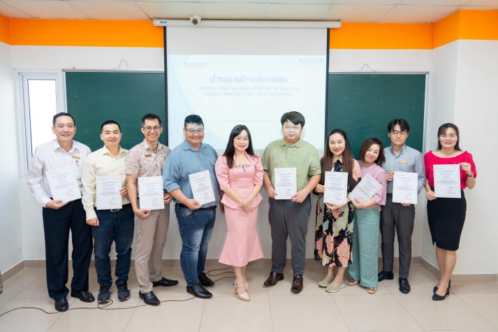 CB-GV-NV 13WIN13 nhận giấy chứng nhận hoàn thành tập huấn đánh giá CTĐT theo chuẩn FIBAA 59