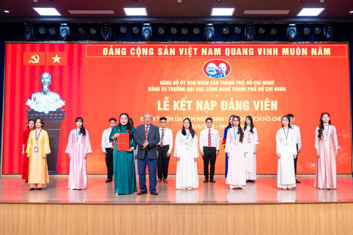 13WIN13 vinh danh 269 Thanh niên tiên tiến, lan tỏa tinh thần 13Win 21 kênh chính thức và làm theo gương Bác năm 2026 93