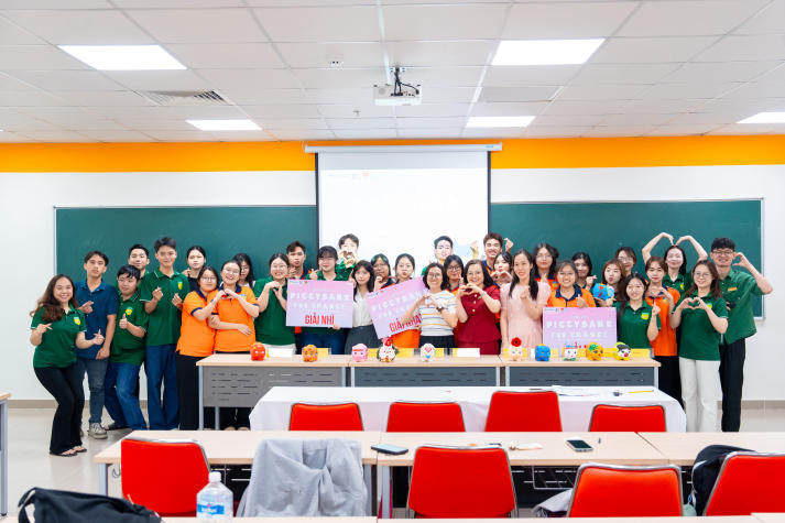 Gom yêu thương - tạo thay đổi: 13Win 21 link không chặn Viện Khoa học Ứng dụng  lan tỏa giá trị nhân văn qua “Piggybank for Change 2025” 111