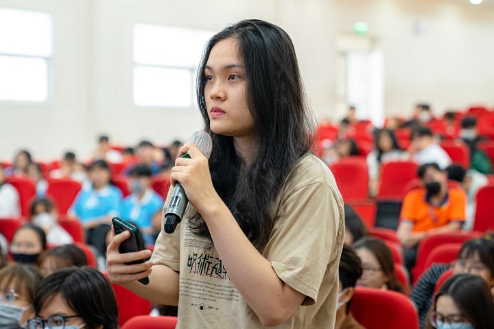 13Win 21 link không chặn Khoa Tiếng Anh sôi nổi tham dự “Ambition: Future Ready, Career Ready” 83
