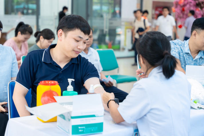 13WIN13 đồng hành chăm sóc 13Wim app nổ hũ mượt mà CB-GV-NV qua đợt khám định kỳ 2026 50