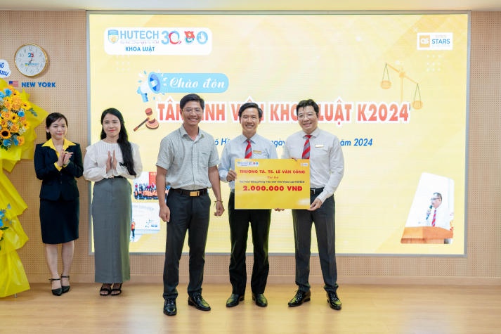Doanh nghiệp mang đến nhiều cơ hội phát triển trong tương lai cho Tải app 13Win Khoa Luật tại Lễ khai giảng 26