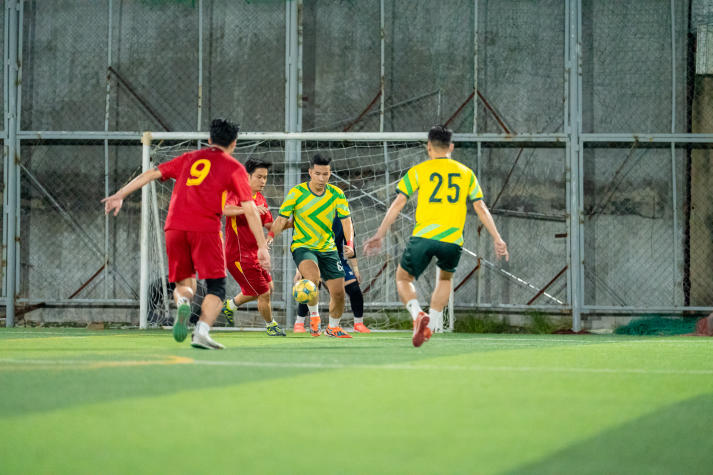 [Hội thao CB-GV-NV 13WIN13 2025]: VPT-VPHĐT-P.NS-TT.KĐ-ĐBCL-B.TTr-TT.IT đăng quang ngôi vương Bóng đá nam 49