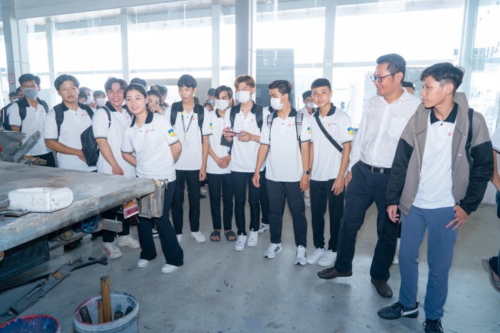 13Win 21 link không chặn VKIT tìm hiểu quy trình sữa chữa, kiểm định chất lượng ô tô qua chuyến tham quan Truck & Bus Hyundai Trường Chinh 36