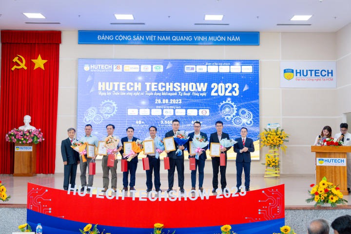 Sôi nổi 13WIN13 TECHSHOW 2023: Hơn 300 đồ án, 3.500 đầu việc và nhiều suất Www 13Win one nổ hũ giá trị 179