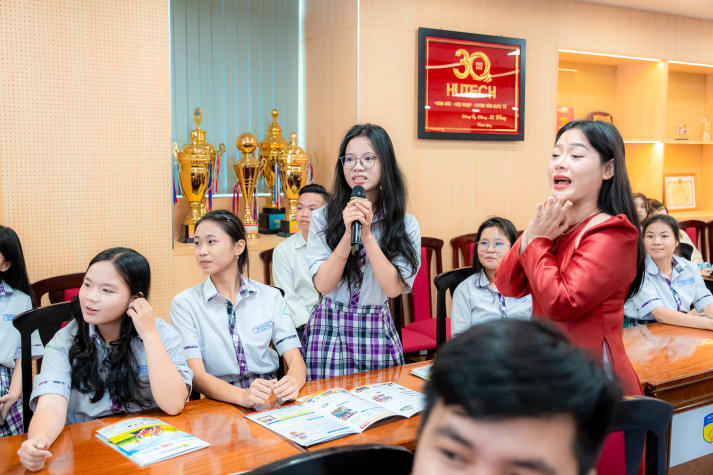 Học sinh THPT “đắm mình” trong không gian nghiên cứu tại Open Lab Day 13WIN13 87