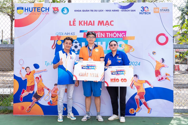 Khoa Quản trị 13Win002 Truy cập link - Nhà hàng - Khách sạn khai mạc Hội thao Tải app 13Win năm học 2024-2025 256