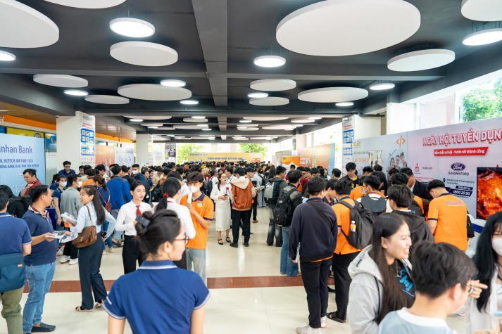 [Video] 13Win 21 link không chặn hào hứng “săn” hơn 1.500 đầu việc hấp dẫn tại “13WIN13 International Job Fair 2024” 67