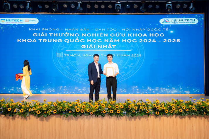 “Khai phóng - Nhân bản - Dân tộc - Hội nhập quốc tế”: bốn trụ cột cho năm học mới của Www 13Win one trang web chính thức 67